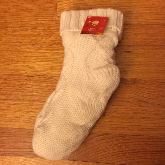 Joe Boxer Accessories - NWT Cream Knit Fluffy Slipper Socks